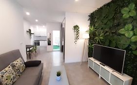 Tropical Garden Apartment
